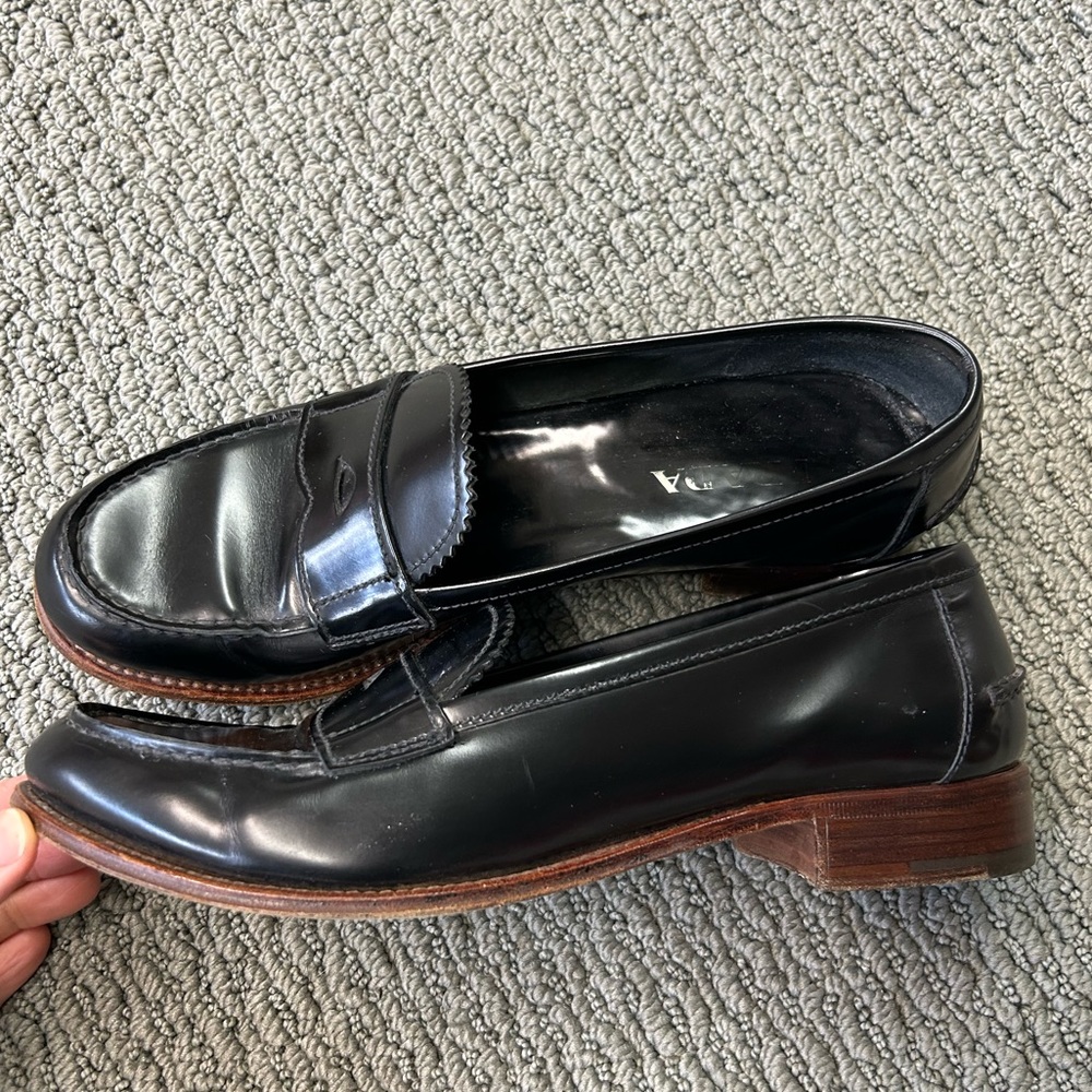 Beautiful Women’s Prada Penny Loafers, Size 9/39 1/2. - Picture 8 of 10